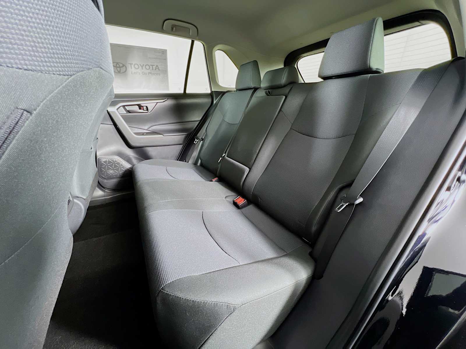 2025 Toyota RAV4 LE - Photo 13