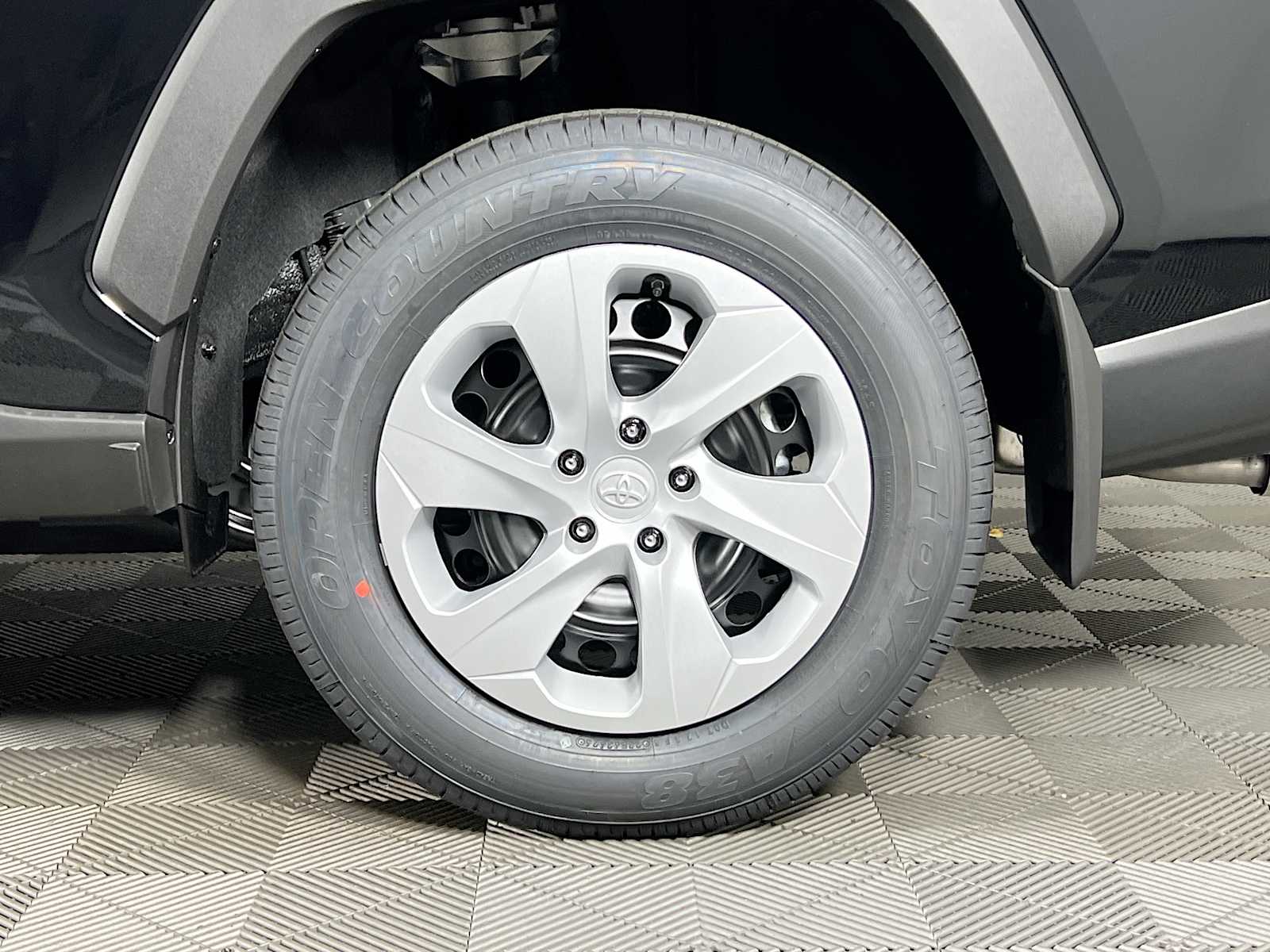 2025 Toyota RAV4 LE - Photo 19