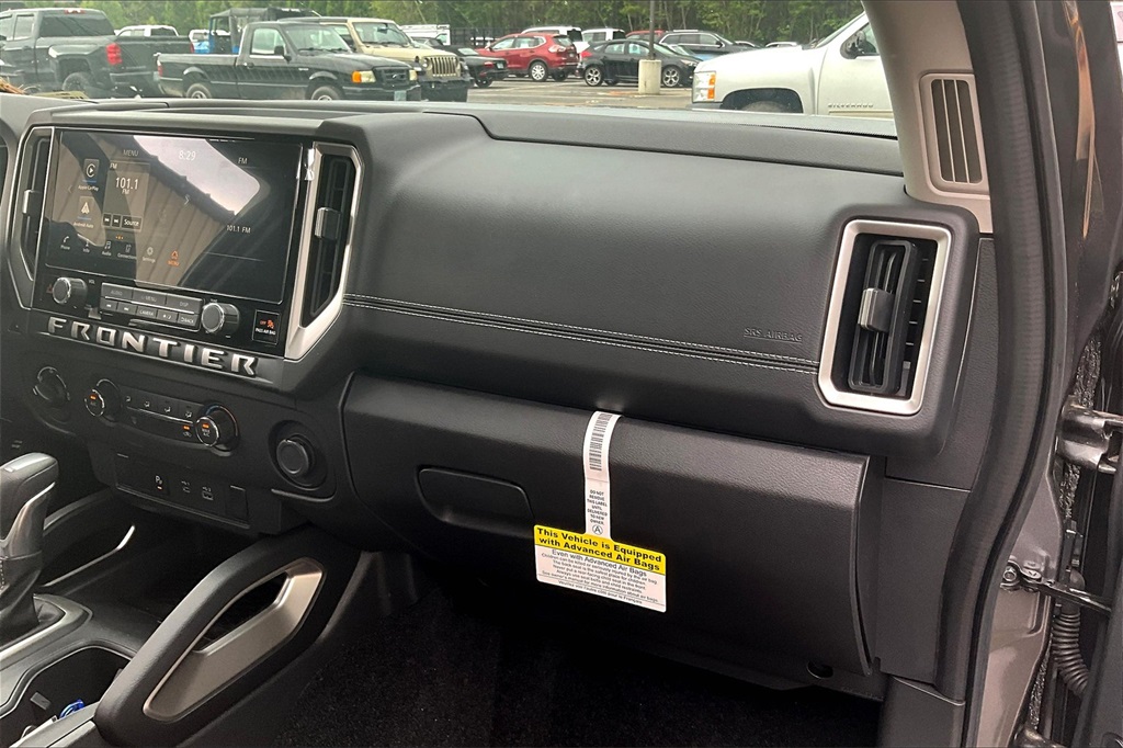 2025 Nissan Frontier SV - Photo 13