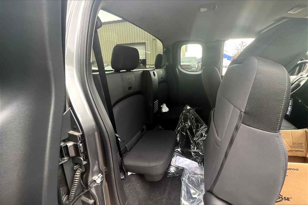 2025 Nissan Frontier SV - Photo 16