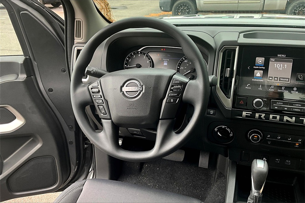 2025 Nissan Frontier SV - Photo 17