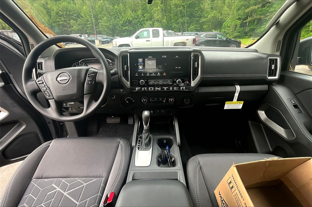 2025 Nissan Frontier SV - Photo 21