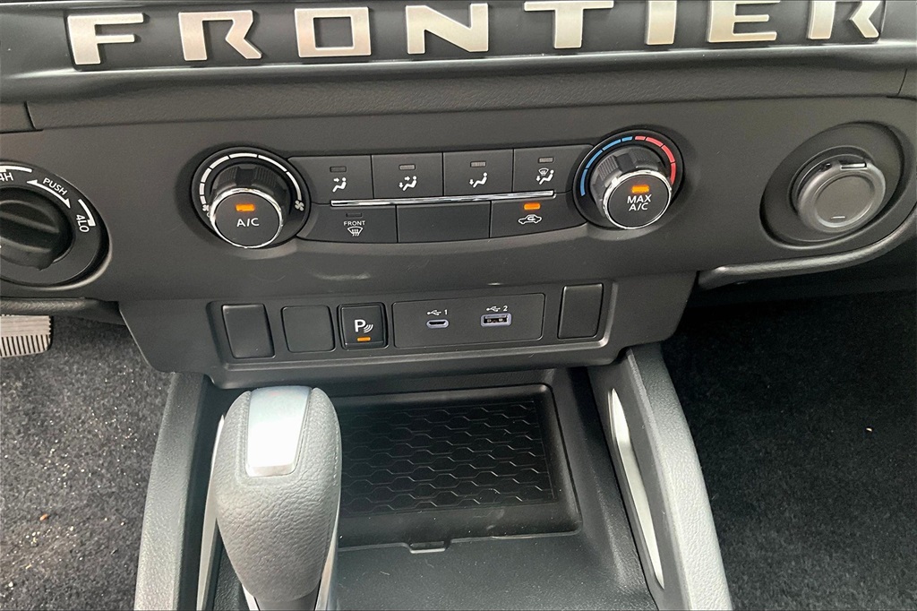 2025 Nissan Frontier SV - Photo 26