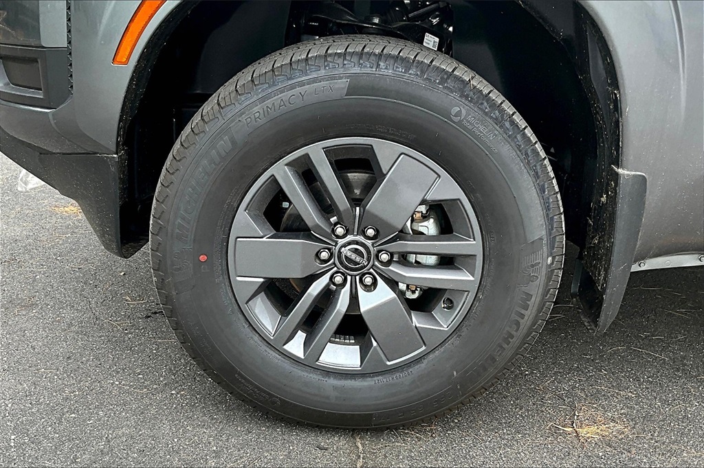 2025 Nissan Frontier SV - Photo 7