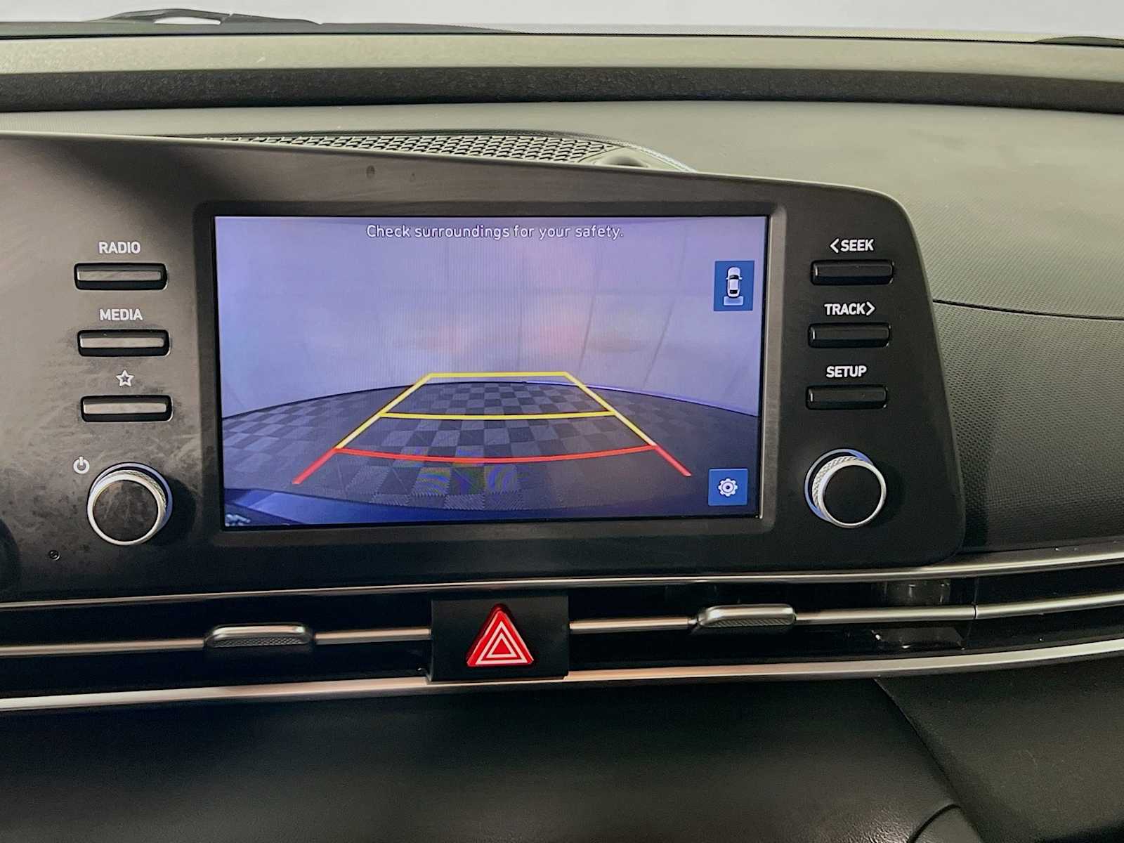 2022 Hyundai Elantra SE - Photo 13