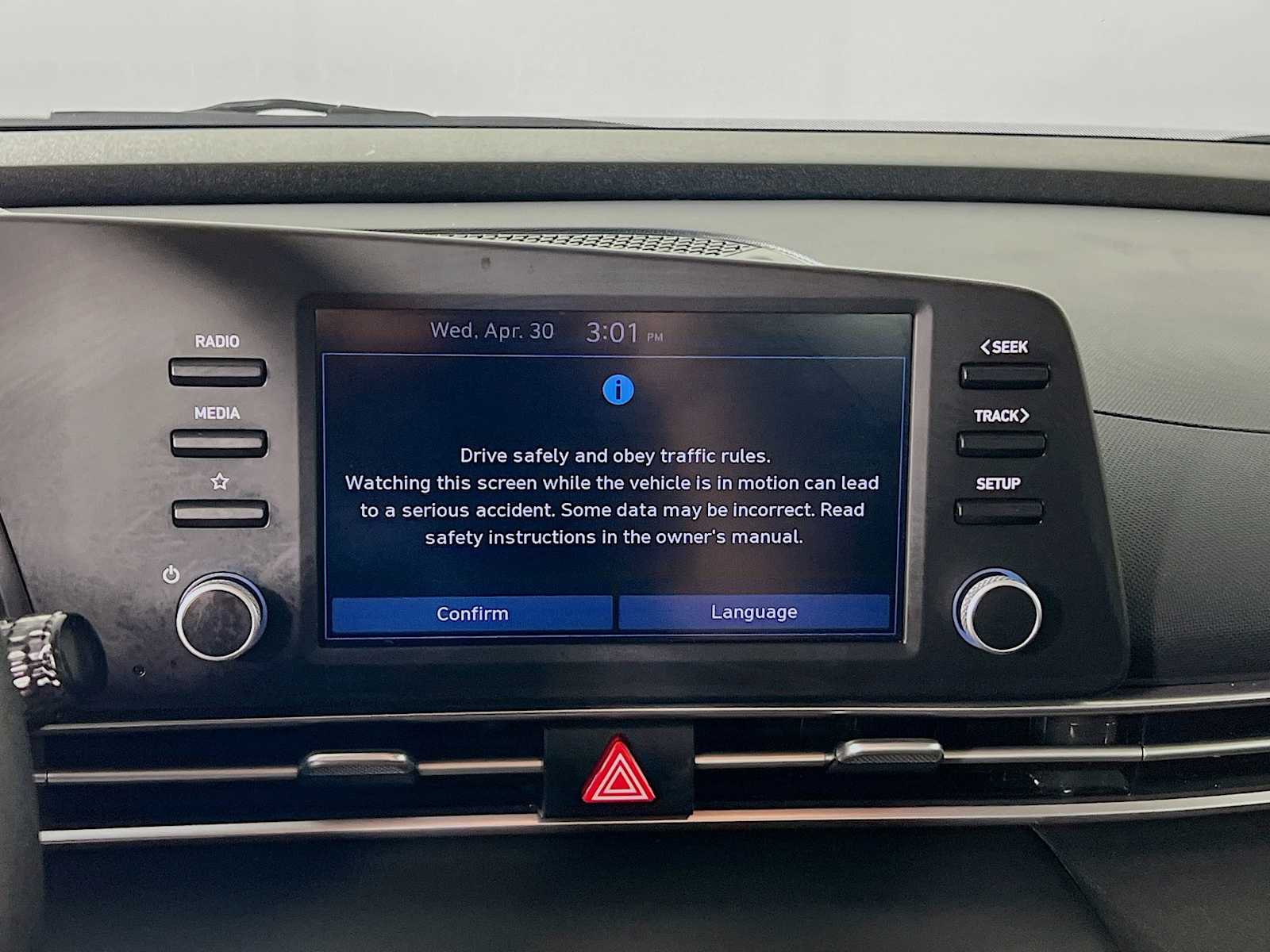 2022 Hyundai Elantra SE - Photo 14