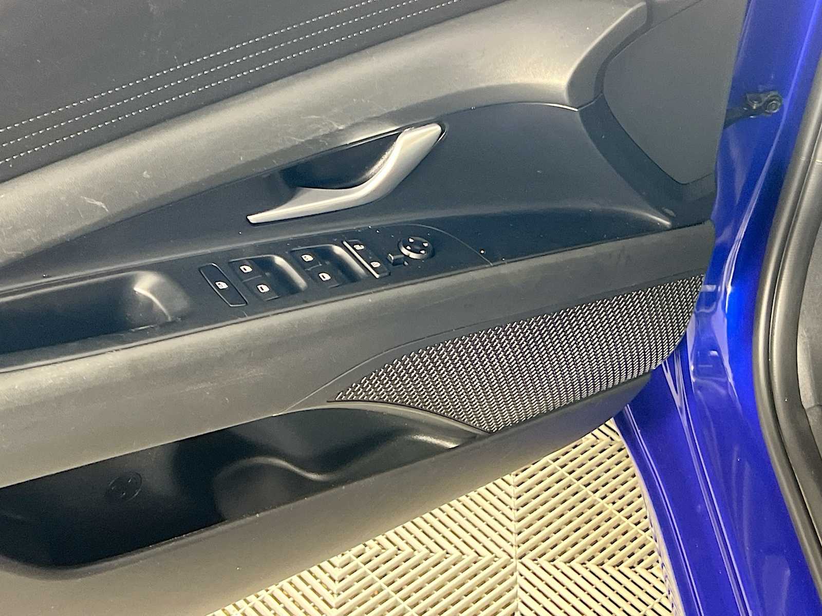 2022 Hyundai Elantra SE - Photo 18