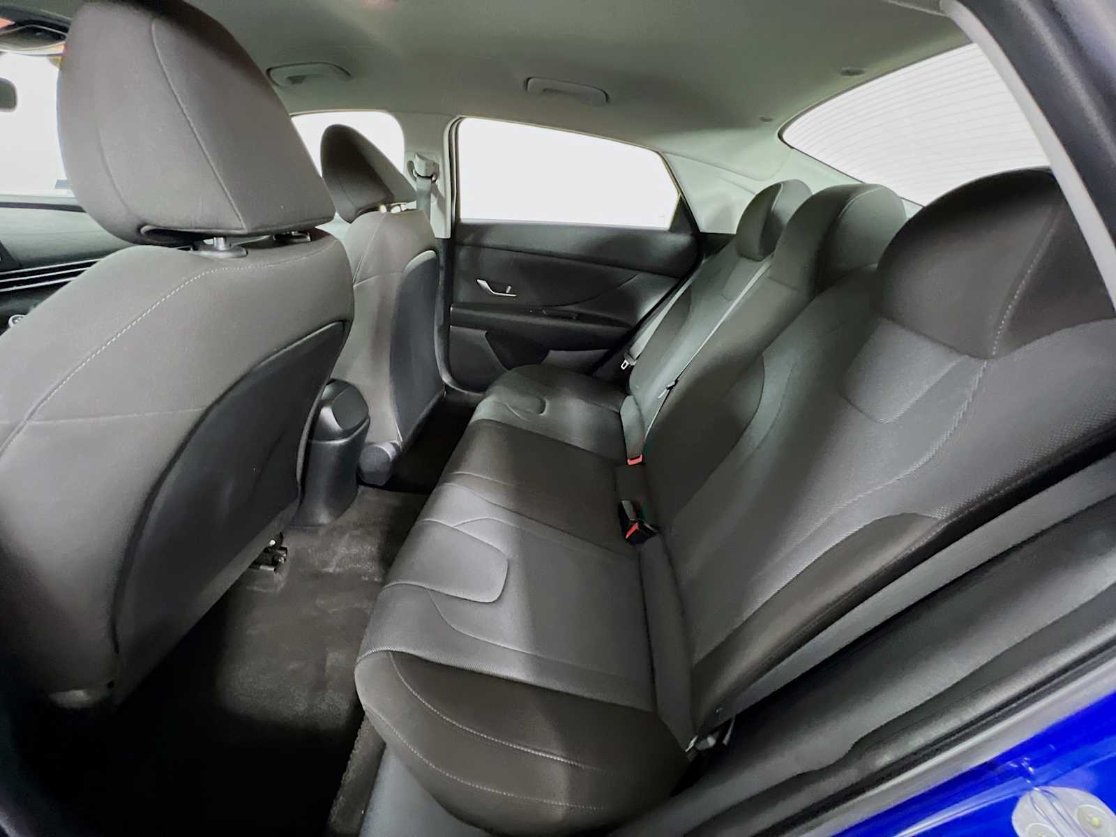2022 Hyundai Elantra SE - Photo 23
