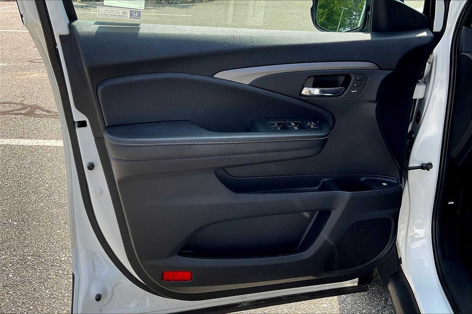 2022 Honda Ridgeline RTL - Photo 17