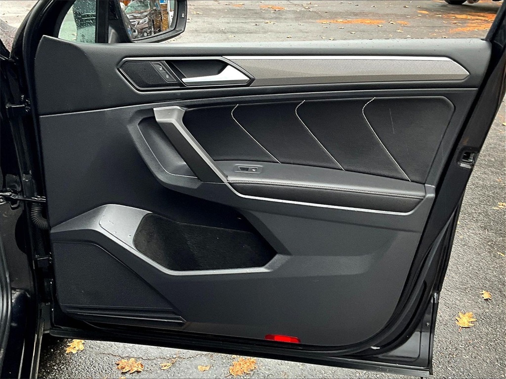 2022 Volkswagen Tiguan 2.0T SE R-Line Black - Photo 12