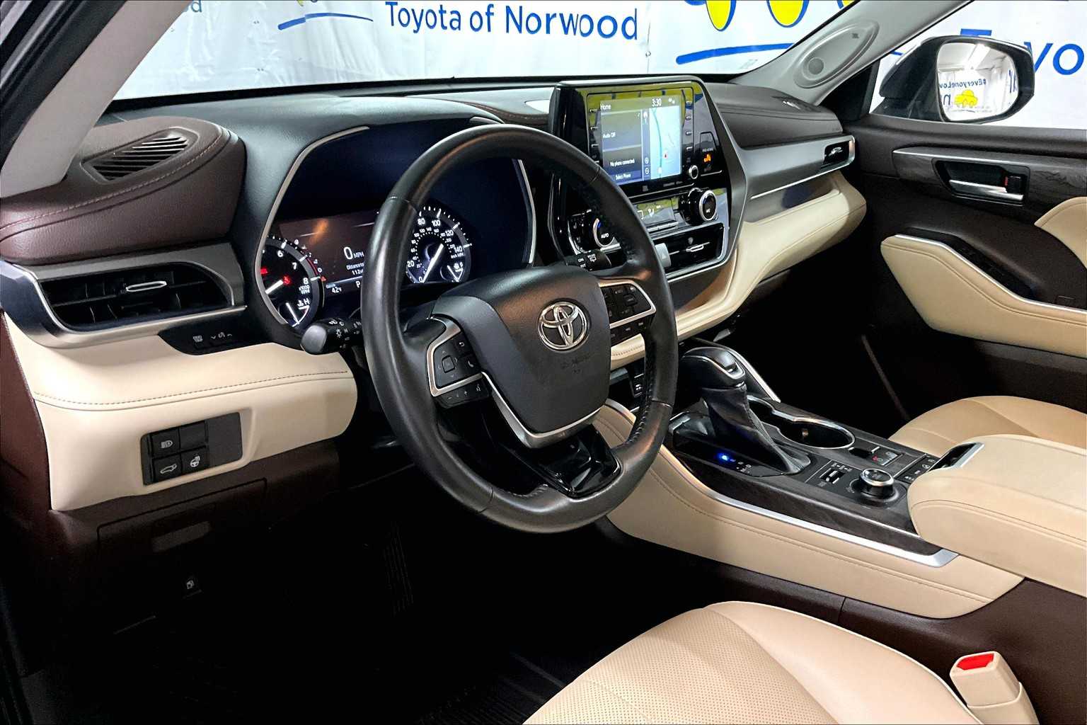 2021 Toyota Highlander Limited - Photo 8