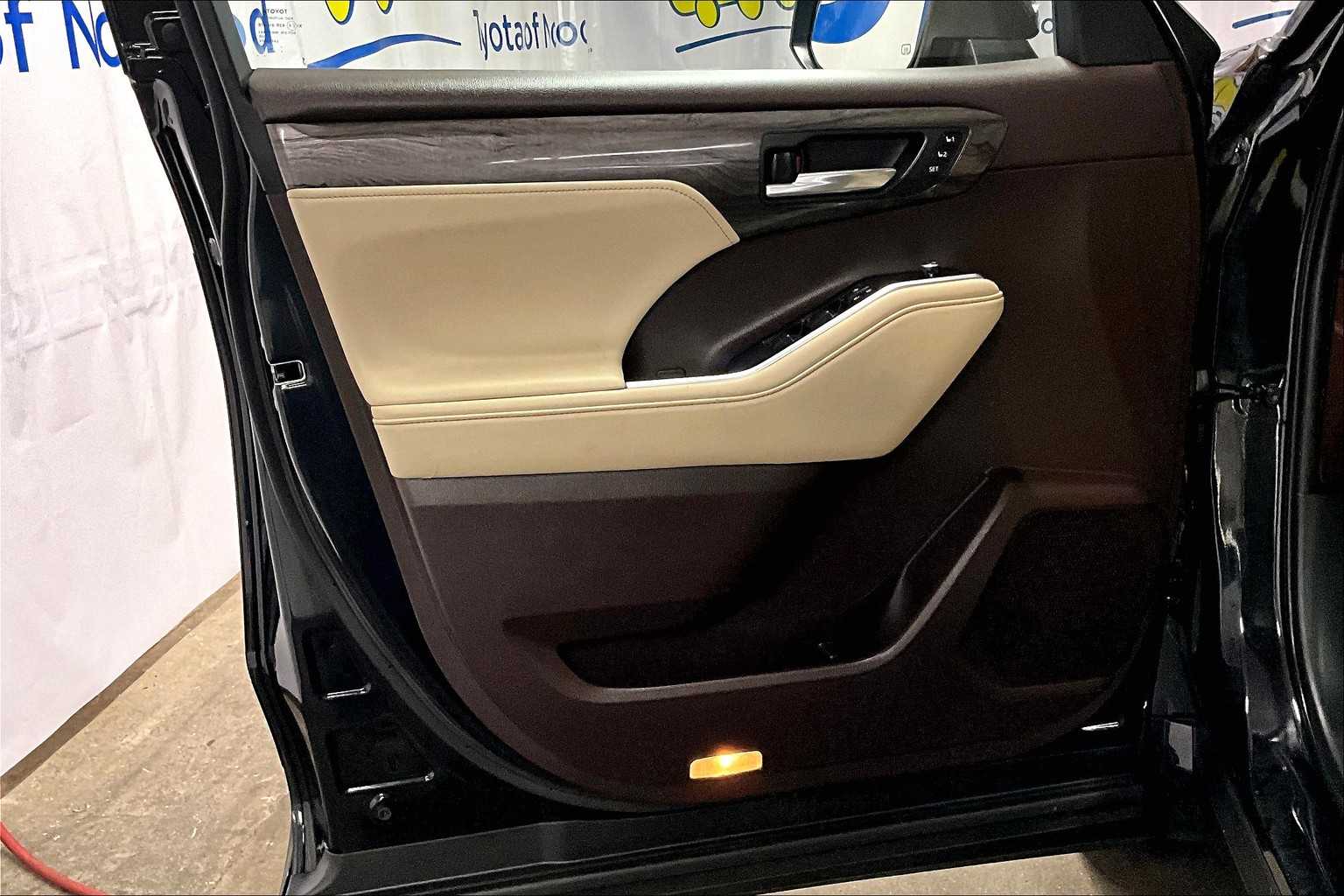 2021 Toyota Highlander Limited - Photo 9