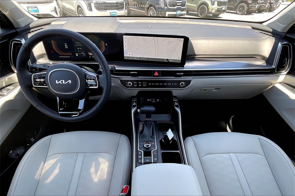 2025 Kia Sorento S - Photo 12