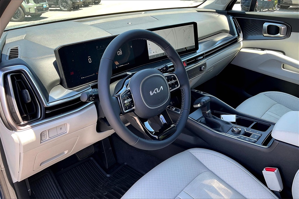 2025 Kia Sorento S - Photo 9