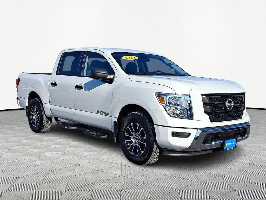2024 Nissan Titan SV