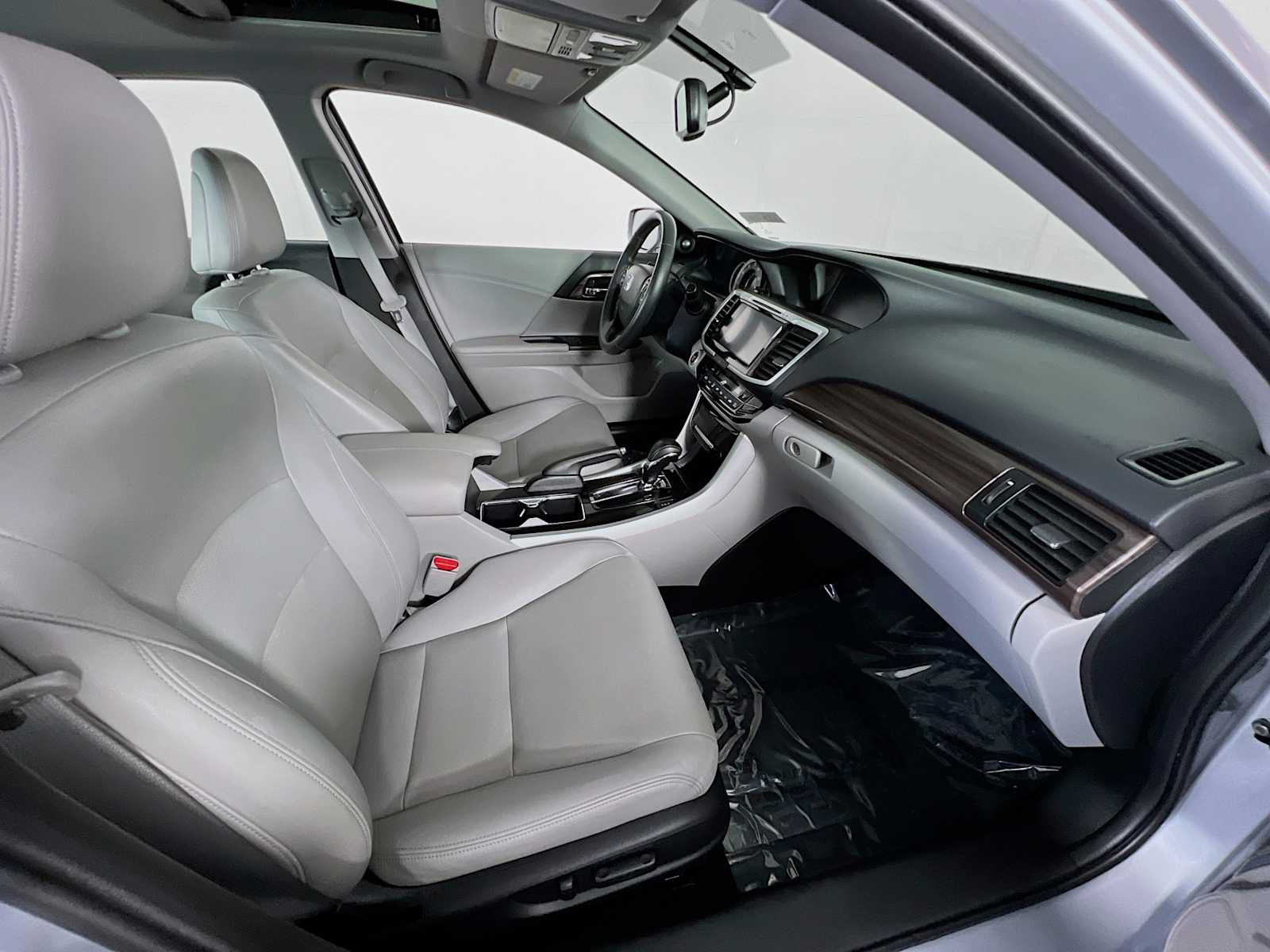 2017 Honda Accord EX-L - Photo 28
