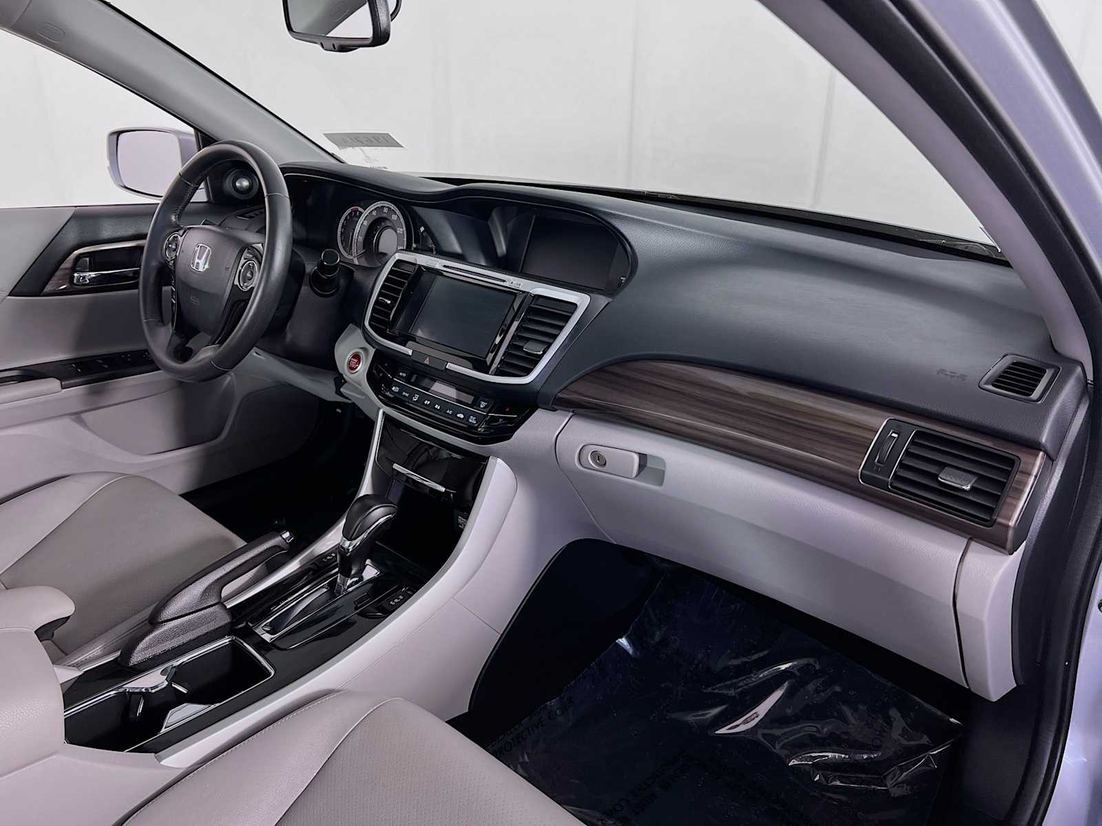 2017 Honda Accord EX-L - Photo 29