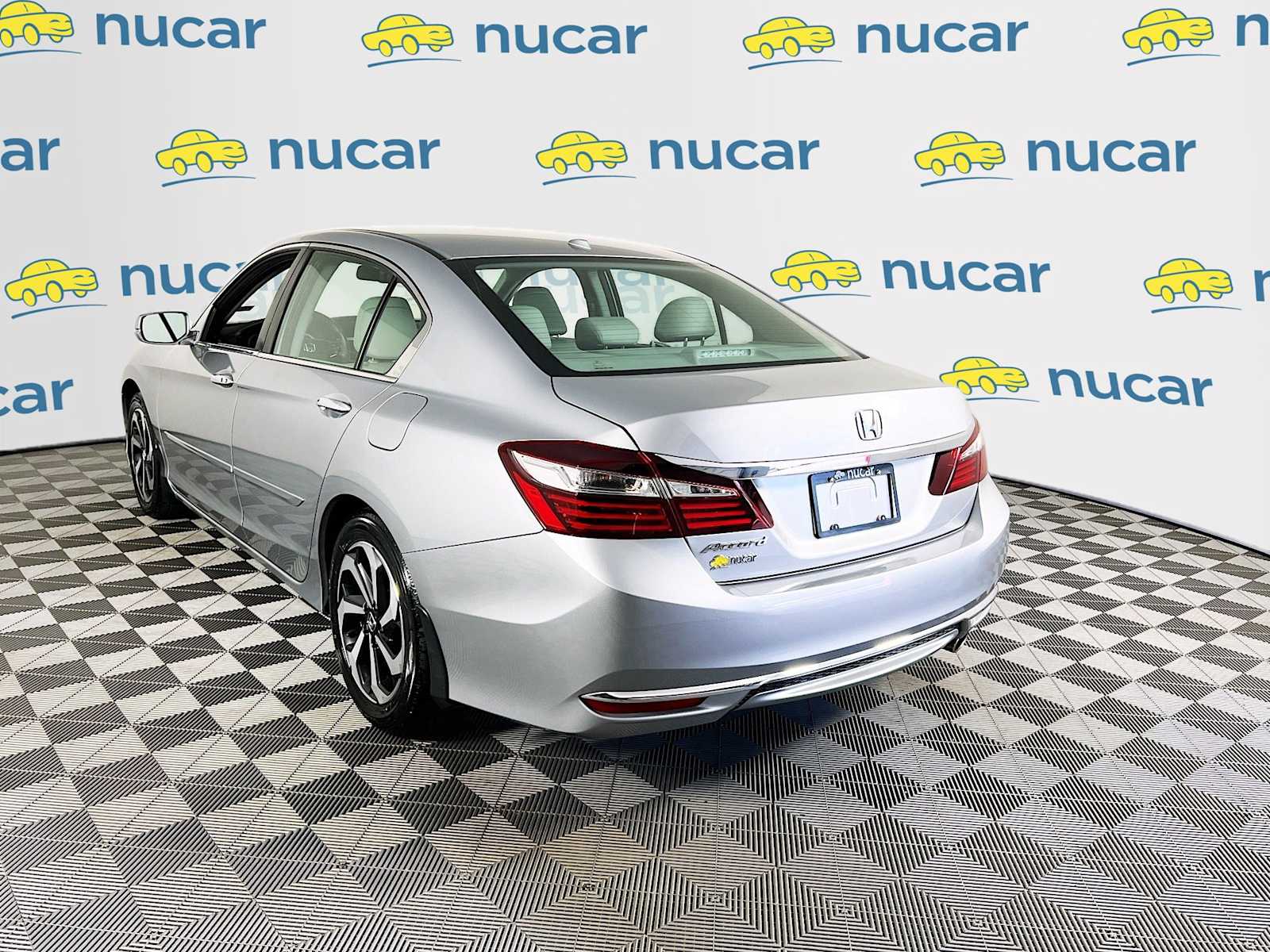 2017 Honda Accord EX-L - Photo 5