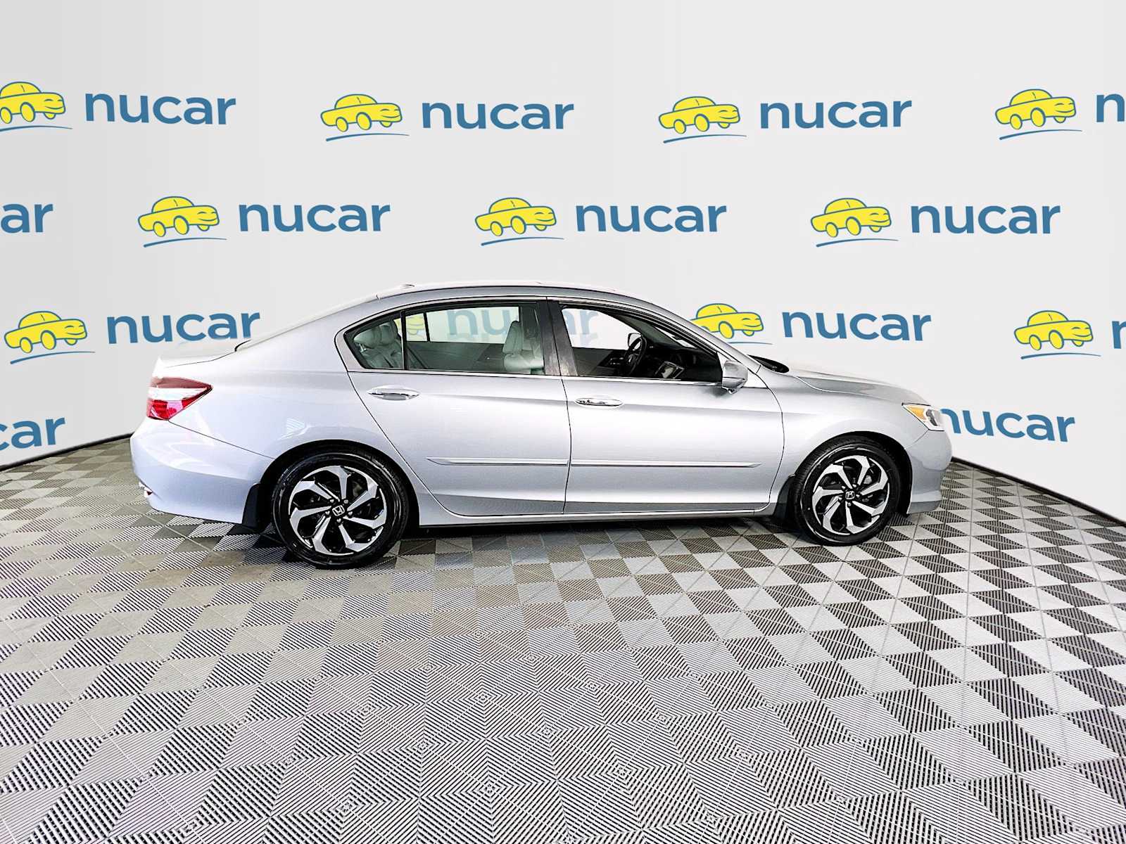 2017 Honda Accord EX-L - Photo 8