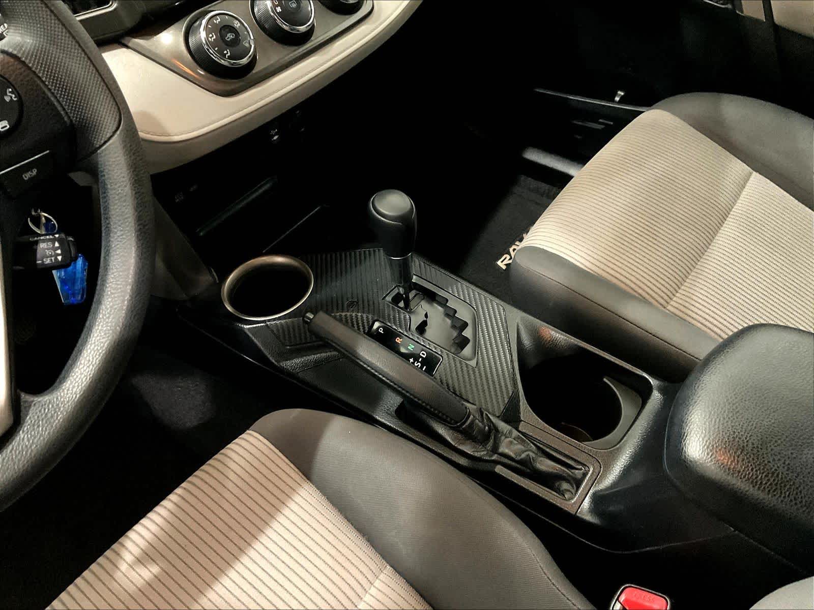 2015 Toyota RAV4 LE - Photo 20