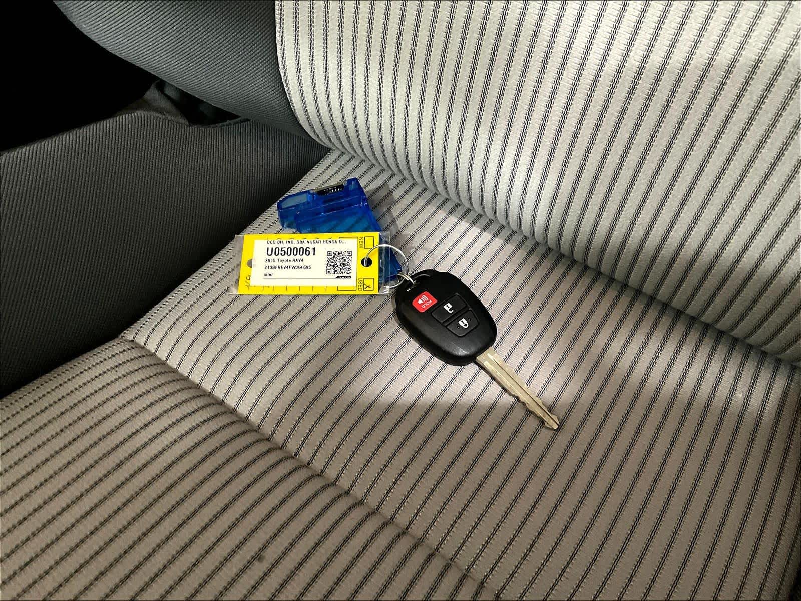 2015 Toyota RAV4 LE - Photo 29