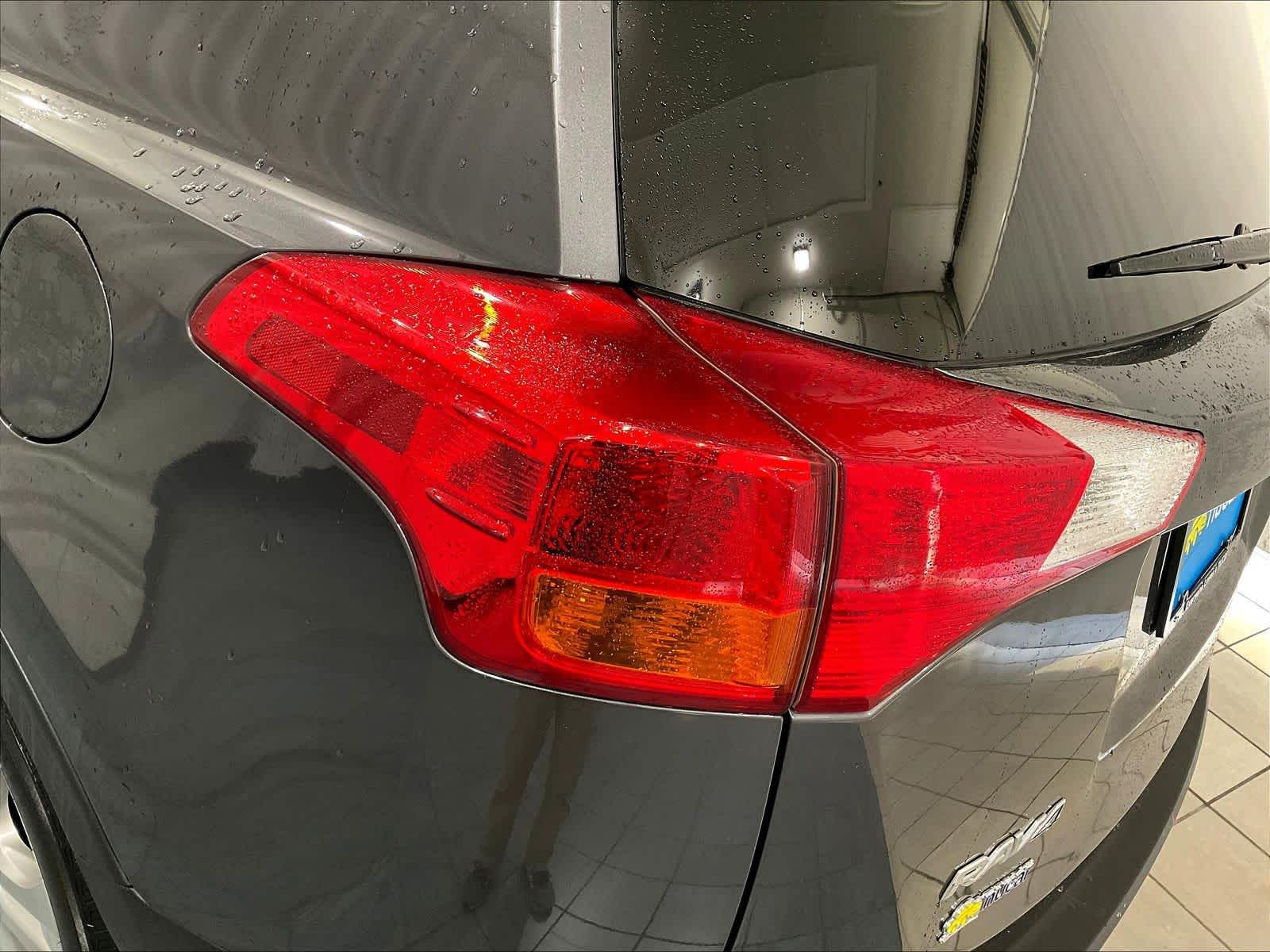 2015 Toyota RAV4 LE - Photo 32