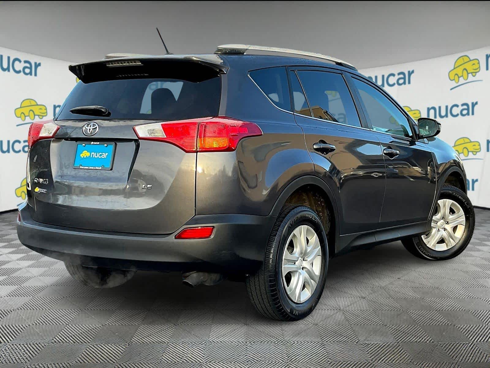 2015 Toyota RAV4 LE - Photo 6