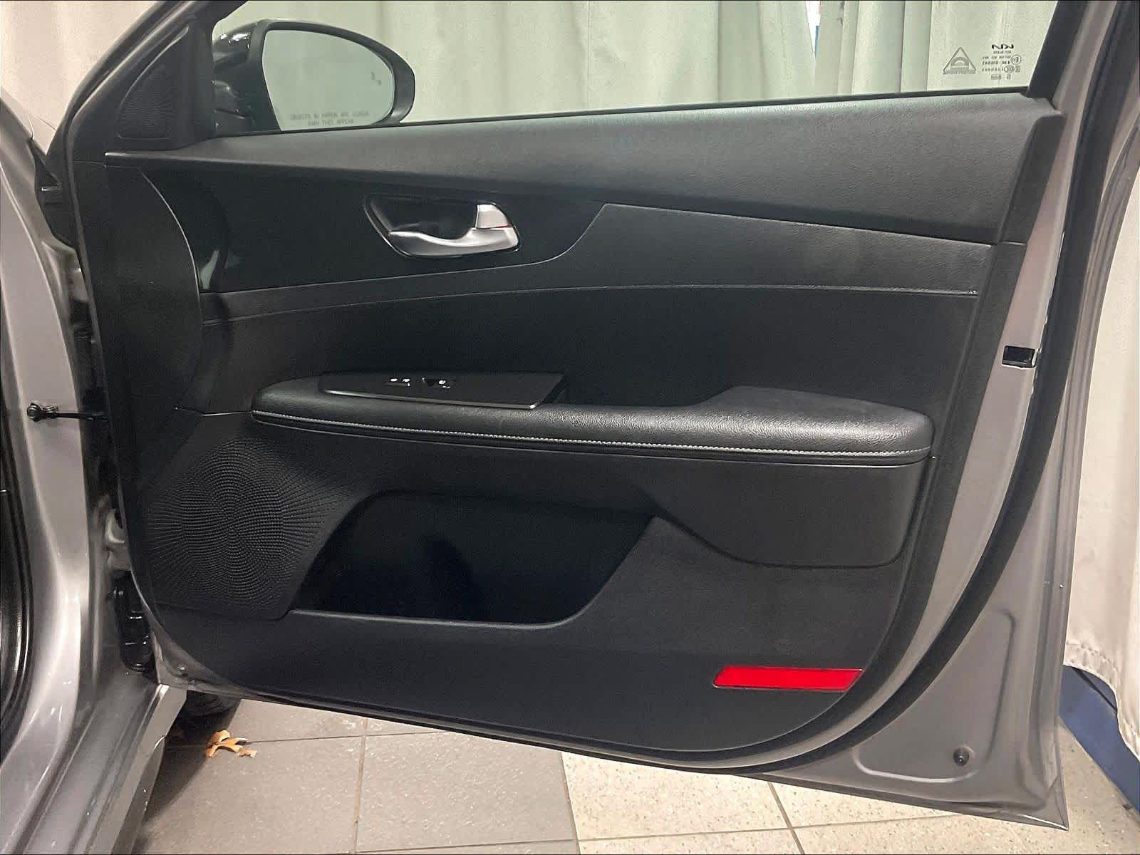 2023 Kia Forte GT-Line - Photo 12