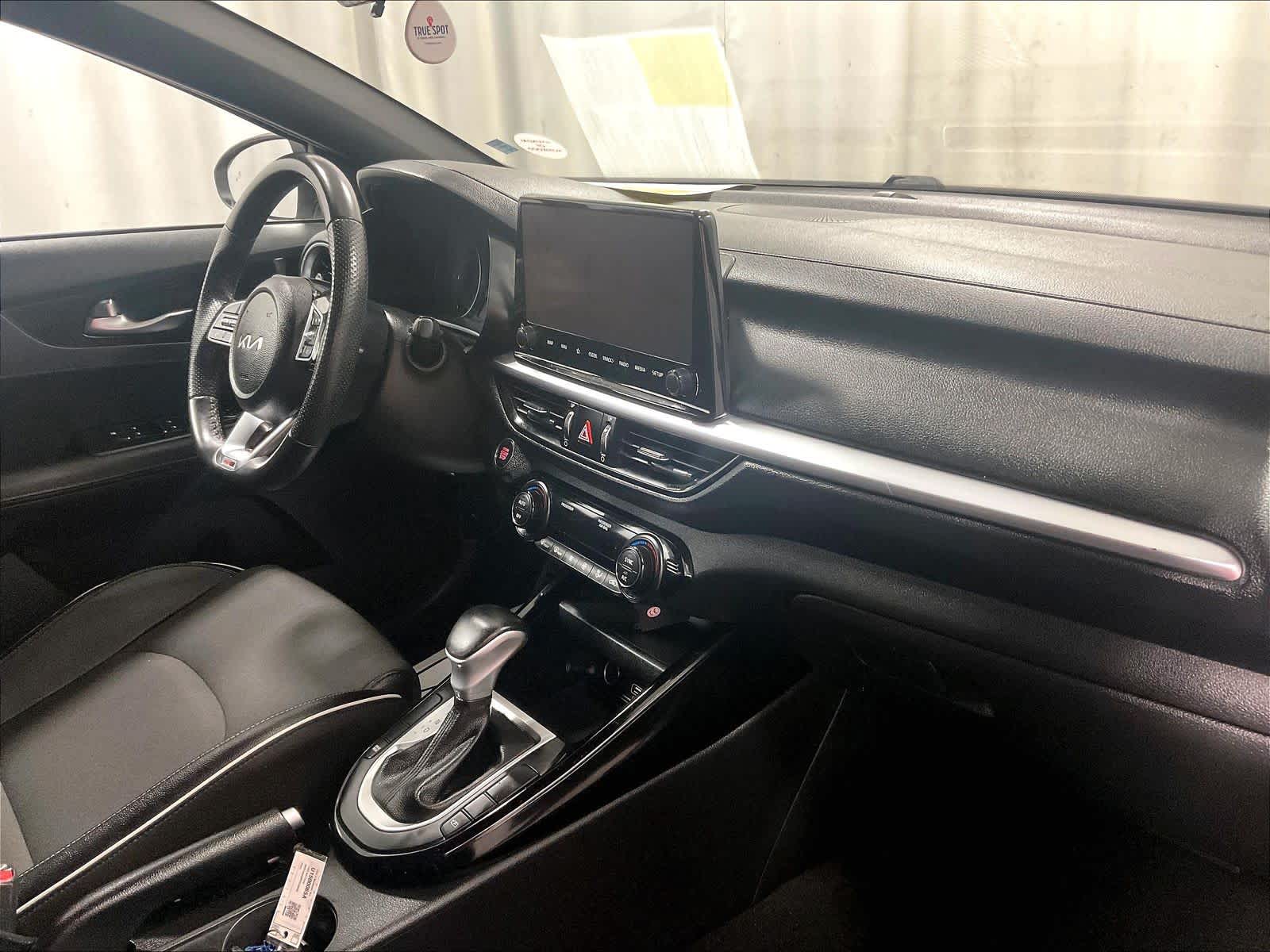 2023 Kia Forte GT-Line - Photo 14