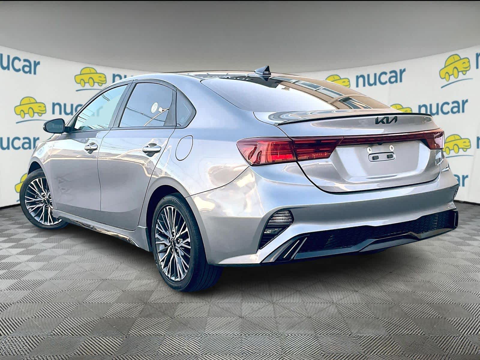 2023 Kia Forte GT-Line - Photo 4