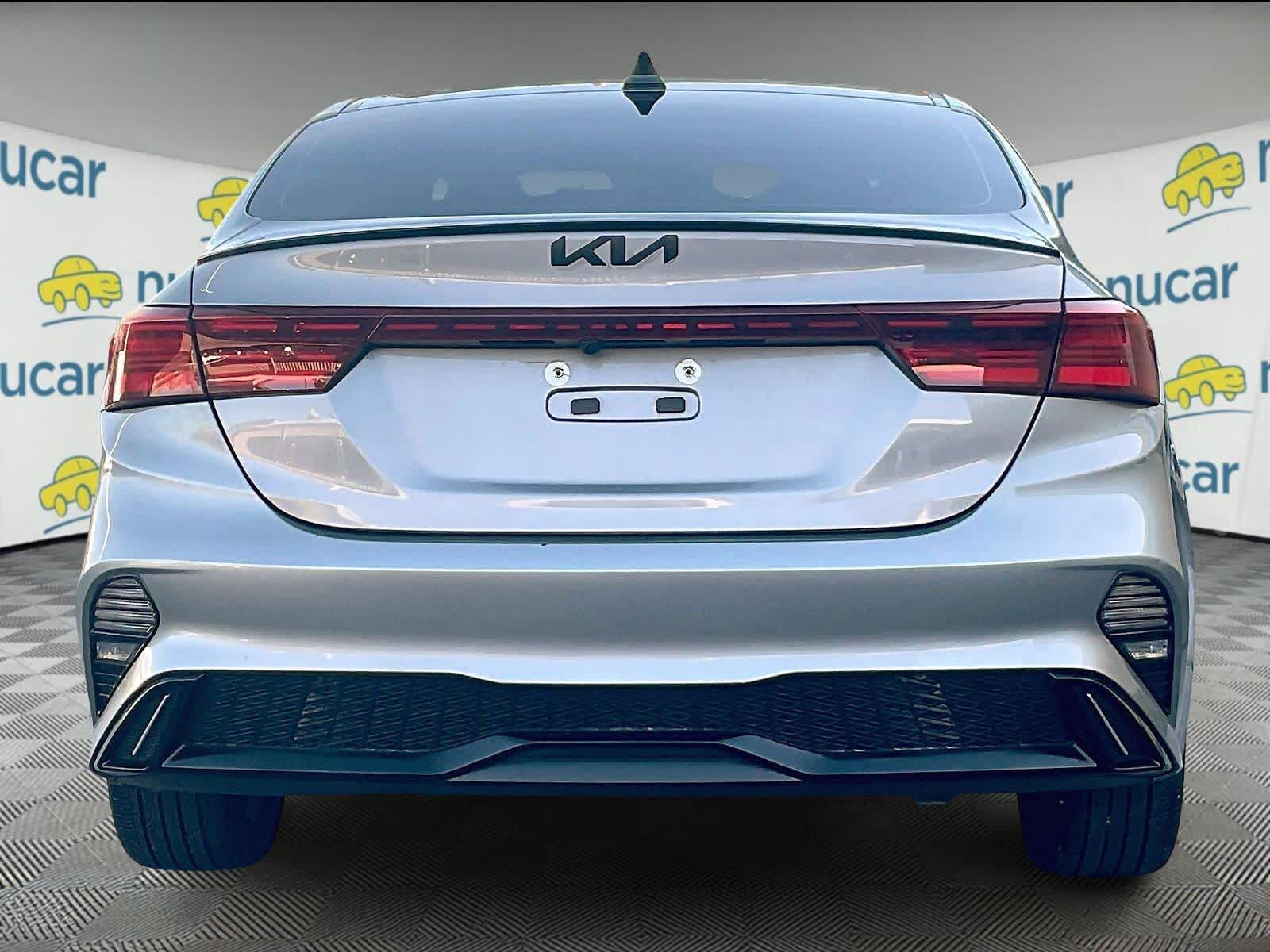 2023 Kia Forte GT-Line - Photo 5