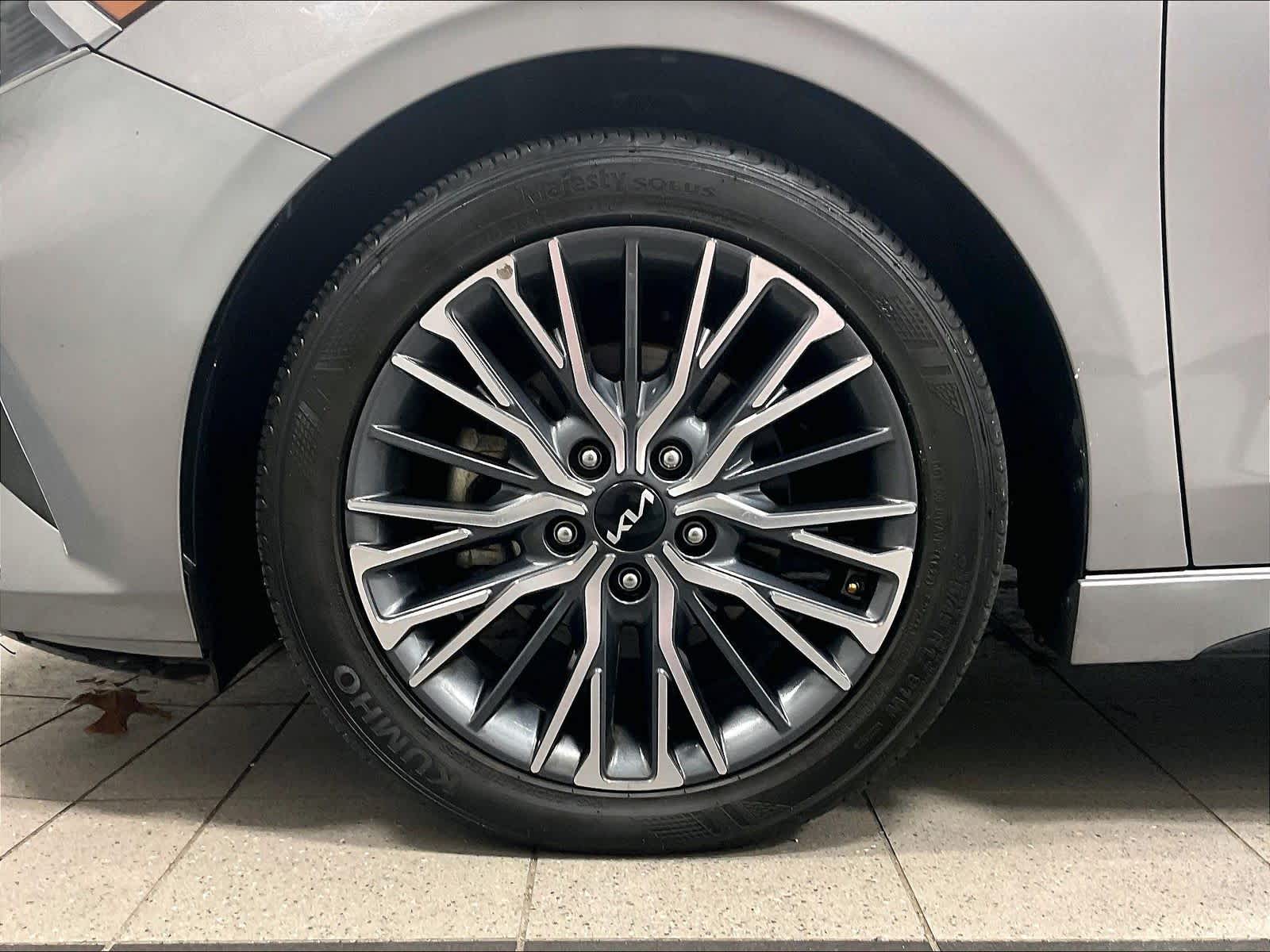 2023 Kia Forte GT-Line - Photo 7