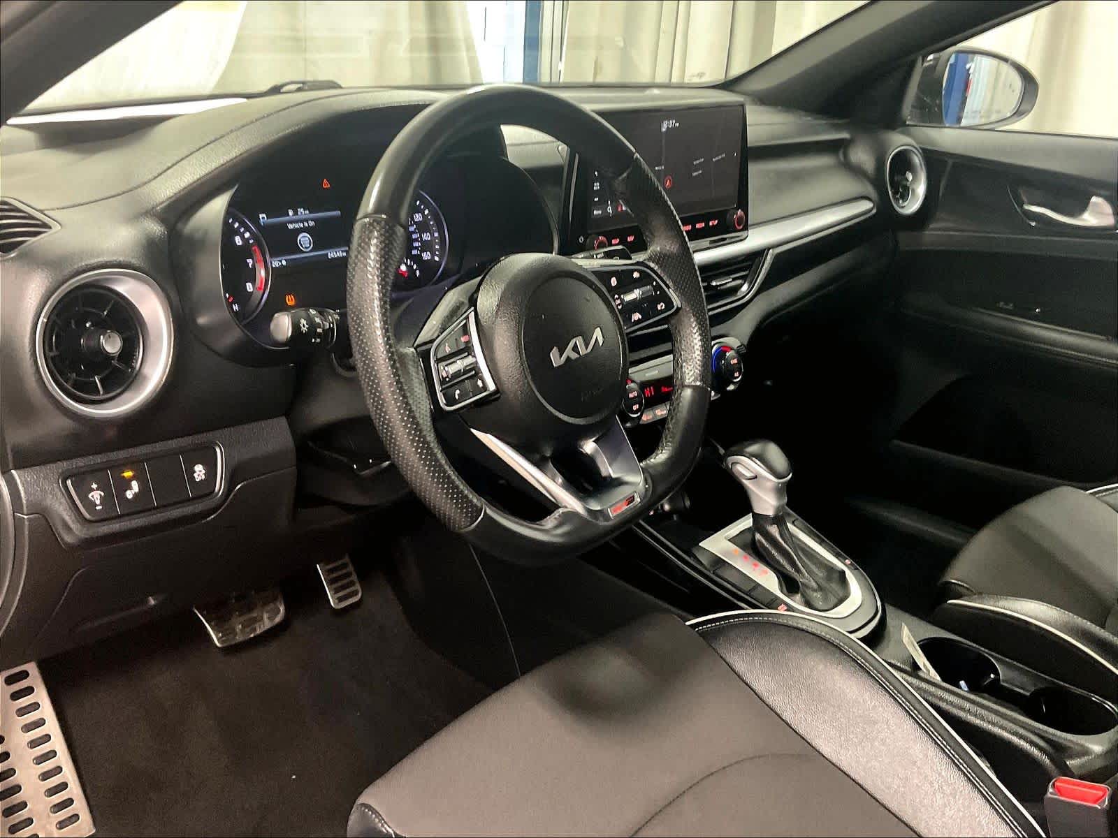 2023 Kia Forte GT-Line - Photo 8