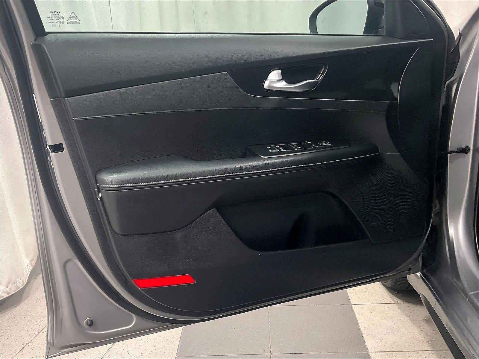 2023 Kia Forte GT-Line - Photo 9