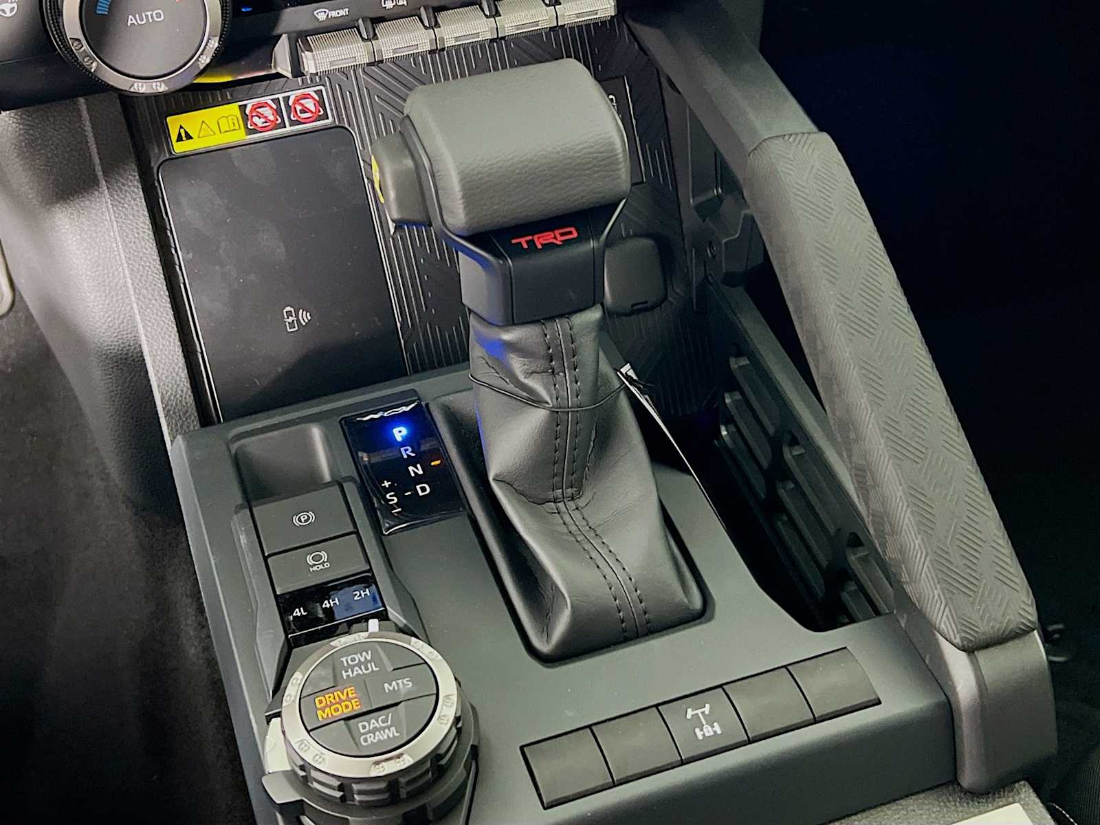 2025 Toyota Tacoma TRD Off Road - Photo 11