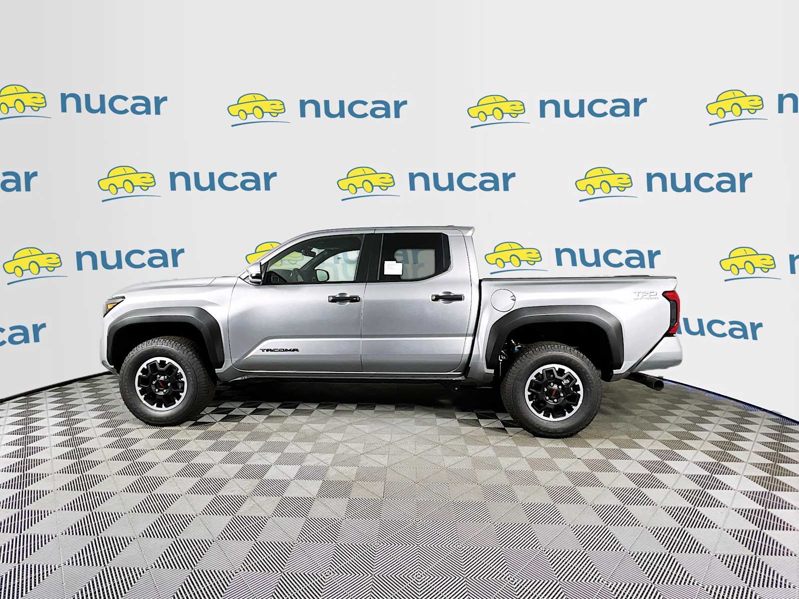 2025 Toyota Tacoma TRD Off Road - Photo 3