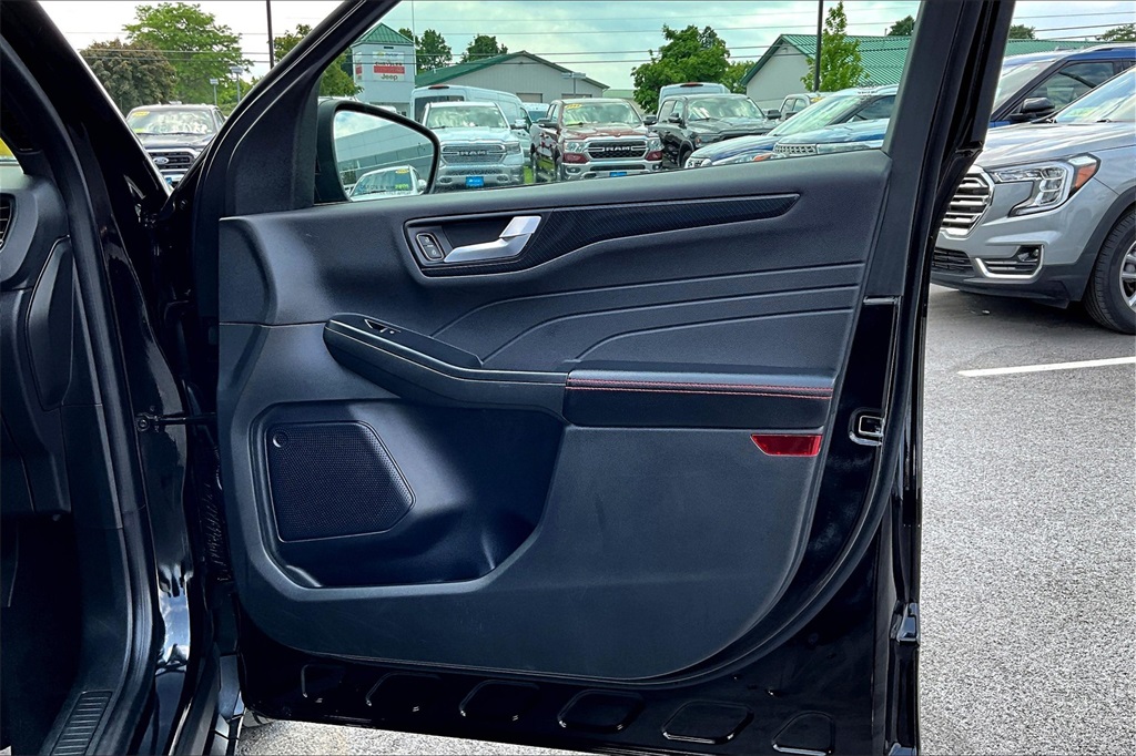 2024 Ford Escape ST-Line - Photo 12