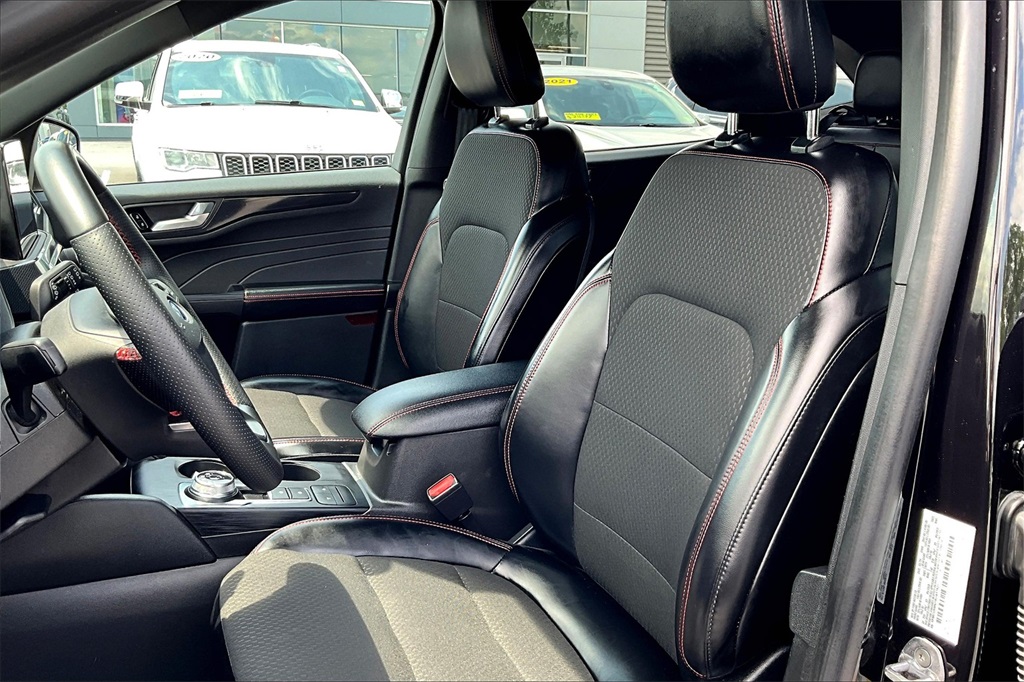 2024 Ford Escape ST-Line - Photo 10