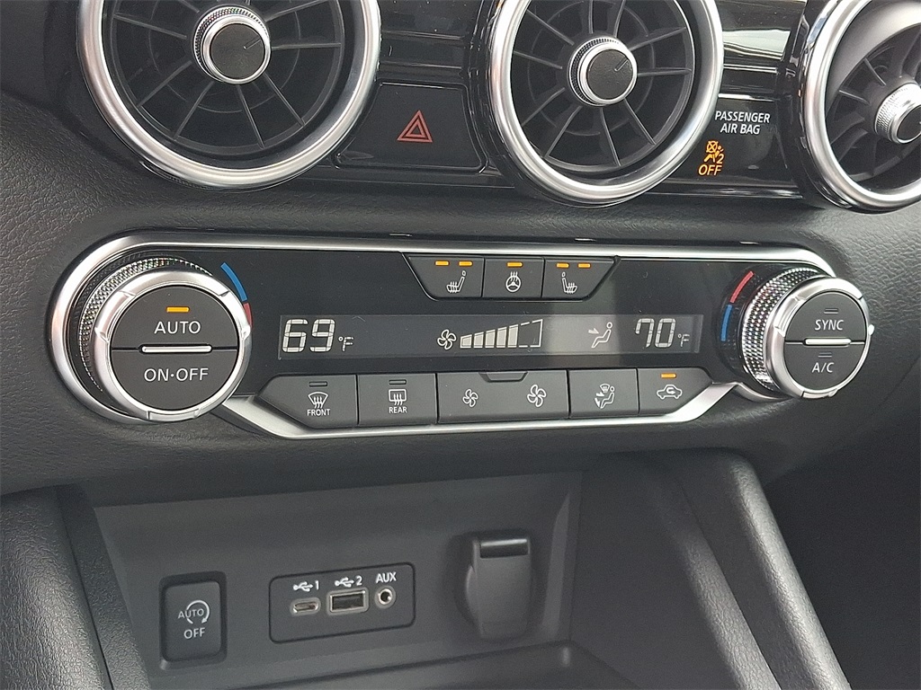 2025 Nissan Sentra SV - Photo 11