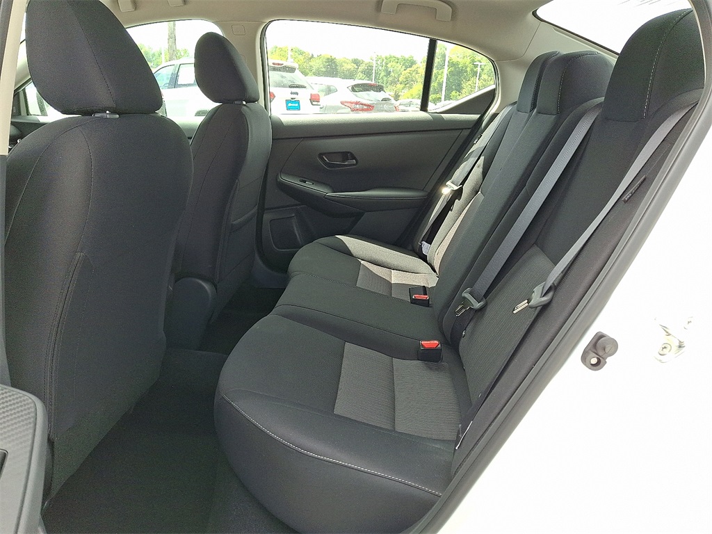 2025 Nissan Sentra SV - Photo 6