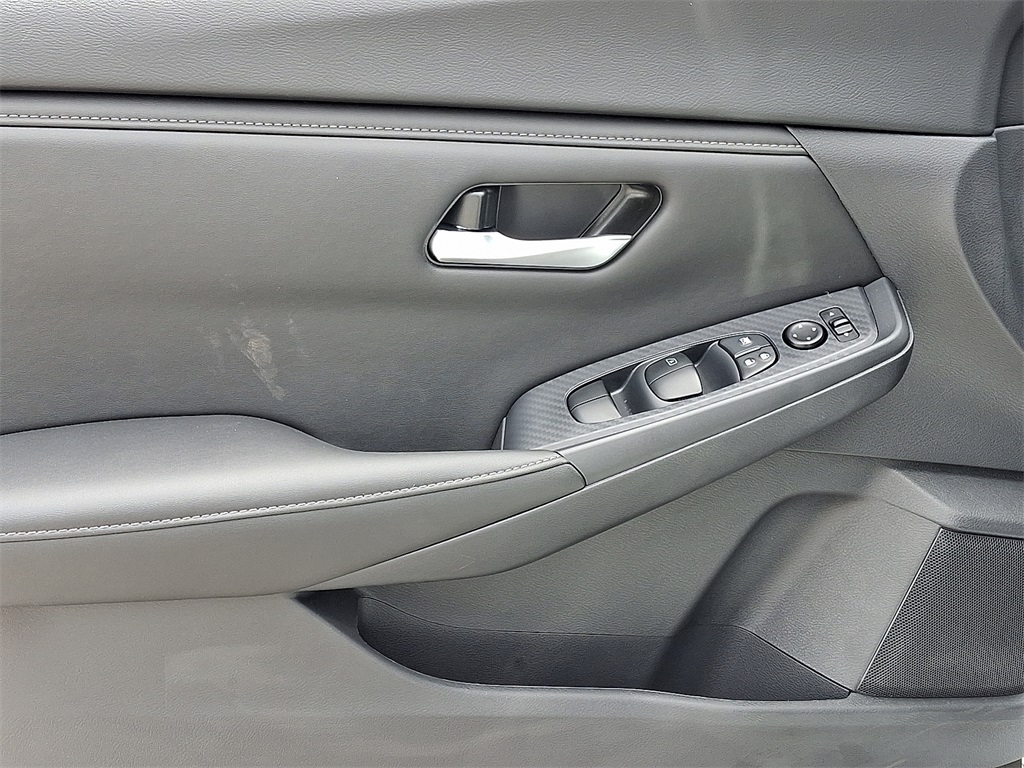2025 Nissan Sentra SV - Photo 8