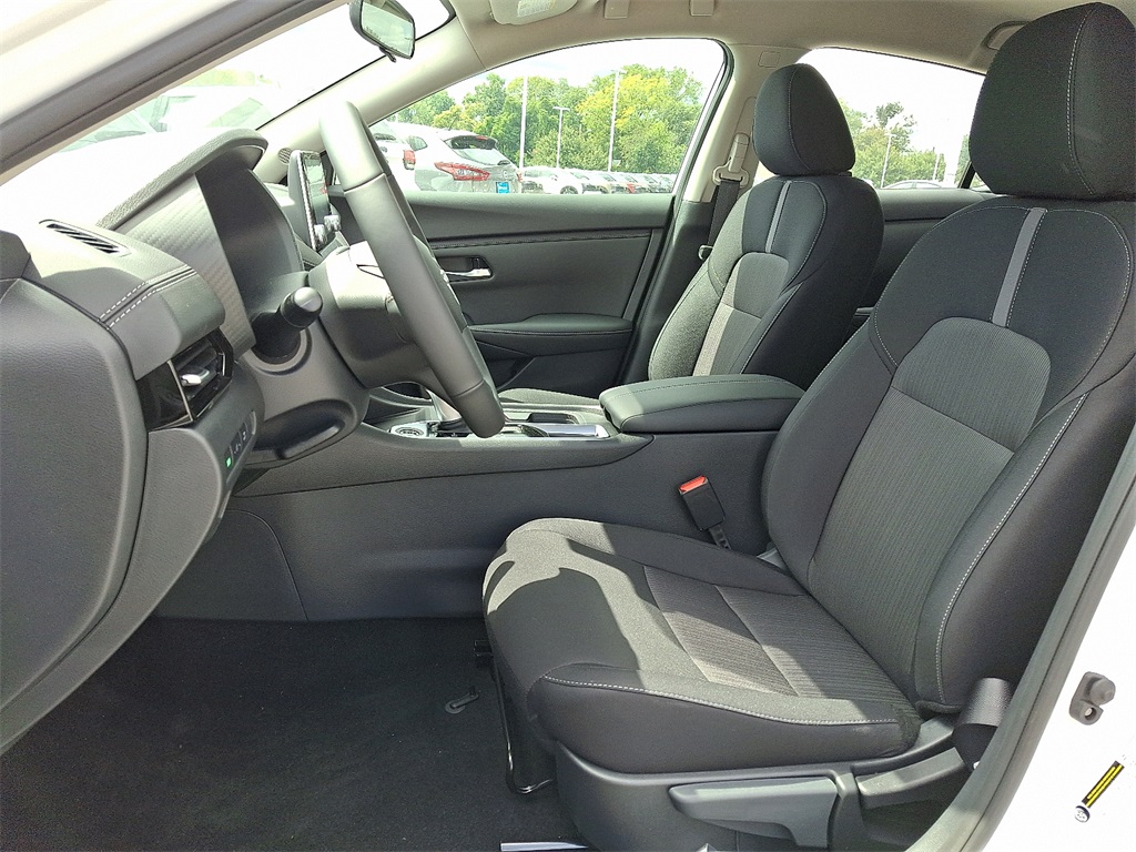 2025 Nissan Sentra SV - Photo 9