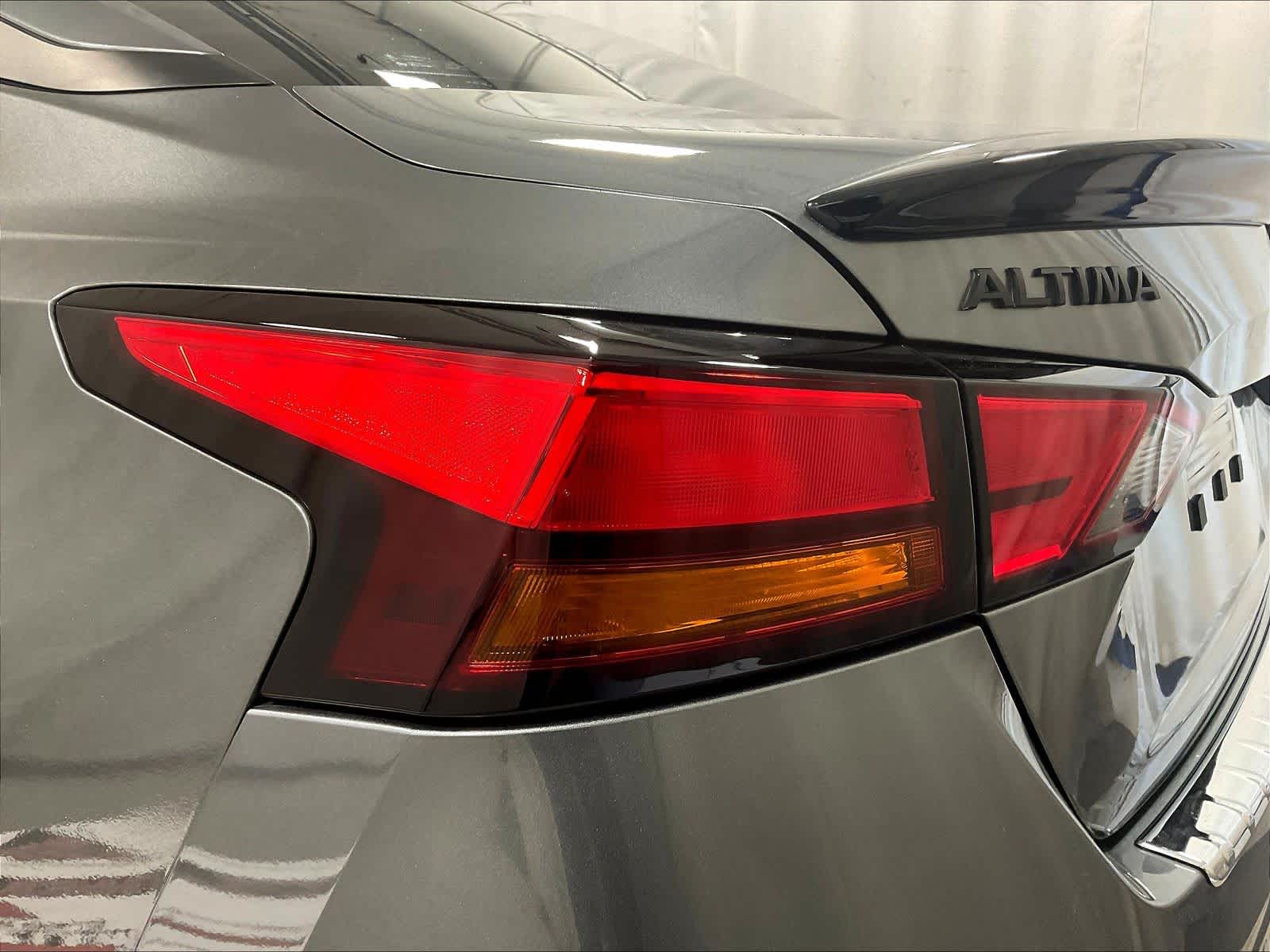 2022 Nissan Altima 2.5 SR - Photo 34