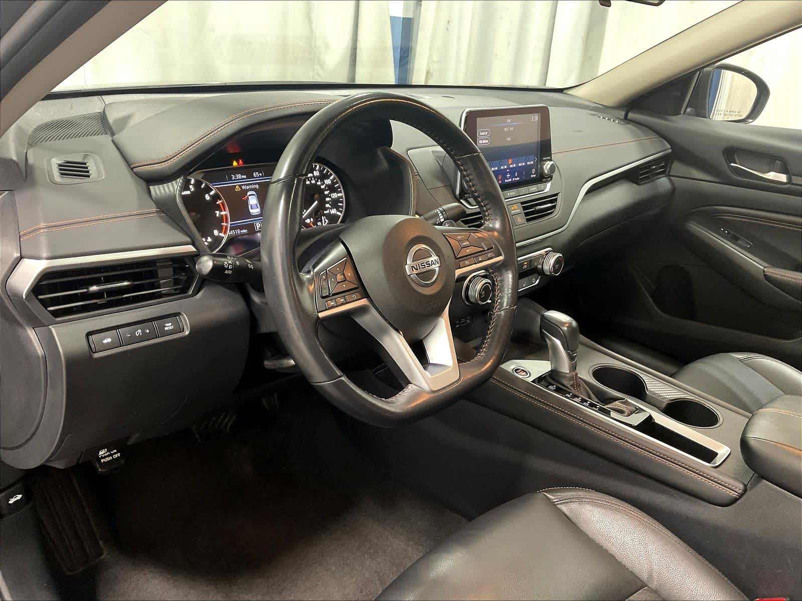 2022 Nissan Altima 2.5 SR - Photo 8