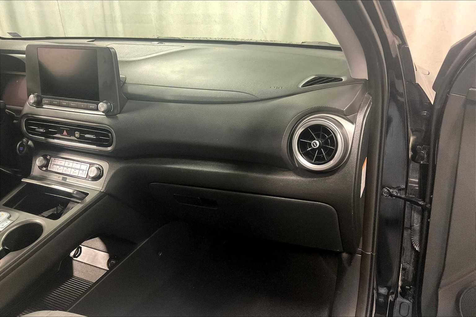 2023 Hyundai Kona Electric SE - Photo 13
