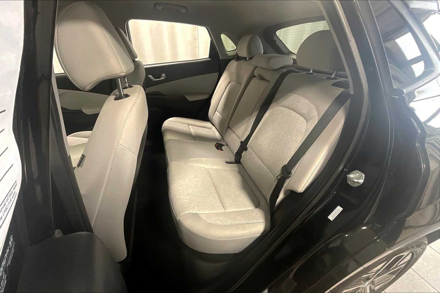 2023 Hyundai Kona Electric SE - Photo 15