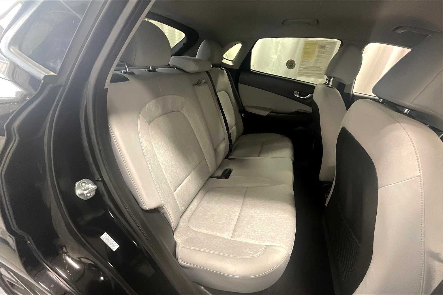 2023 Hyundai Kona Electric SE - Photo 16