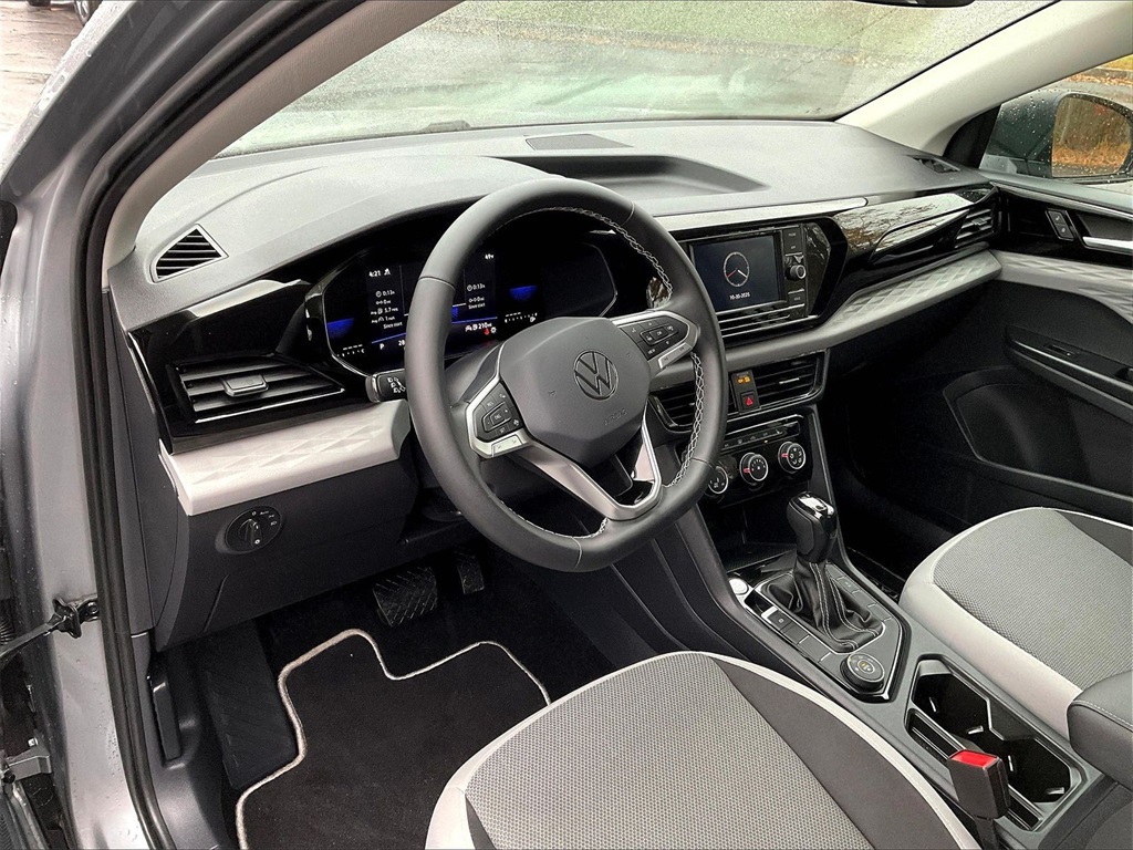 2023 Volkswagen Taos 1.5T S - Photo 8