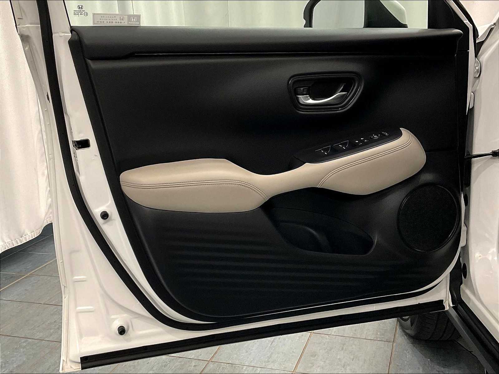 2023 Honda HR-V LX - Photo 9
