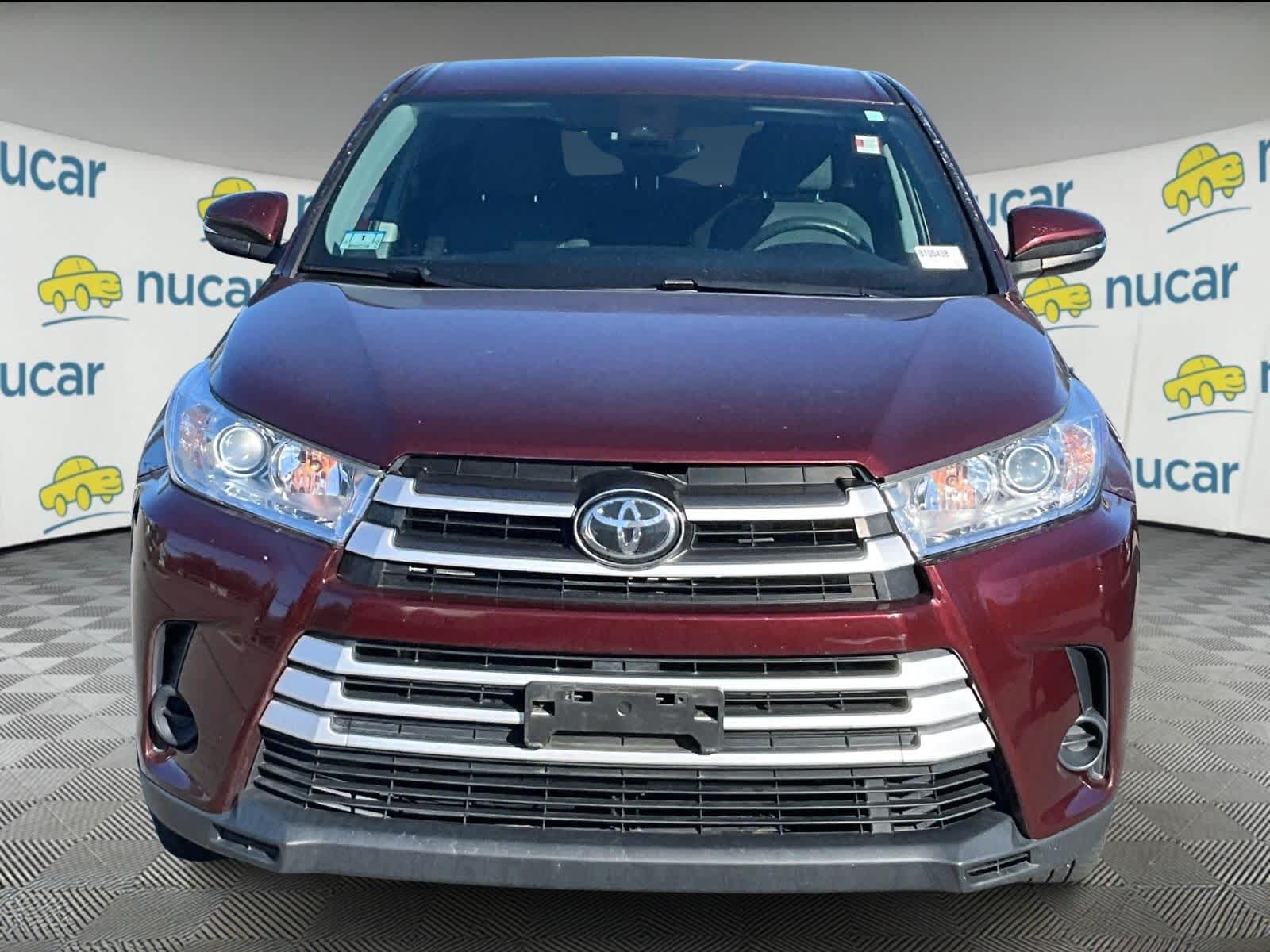 2019 Toyota Highlander LE - Photo 2